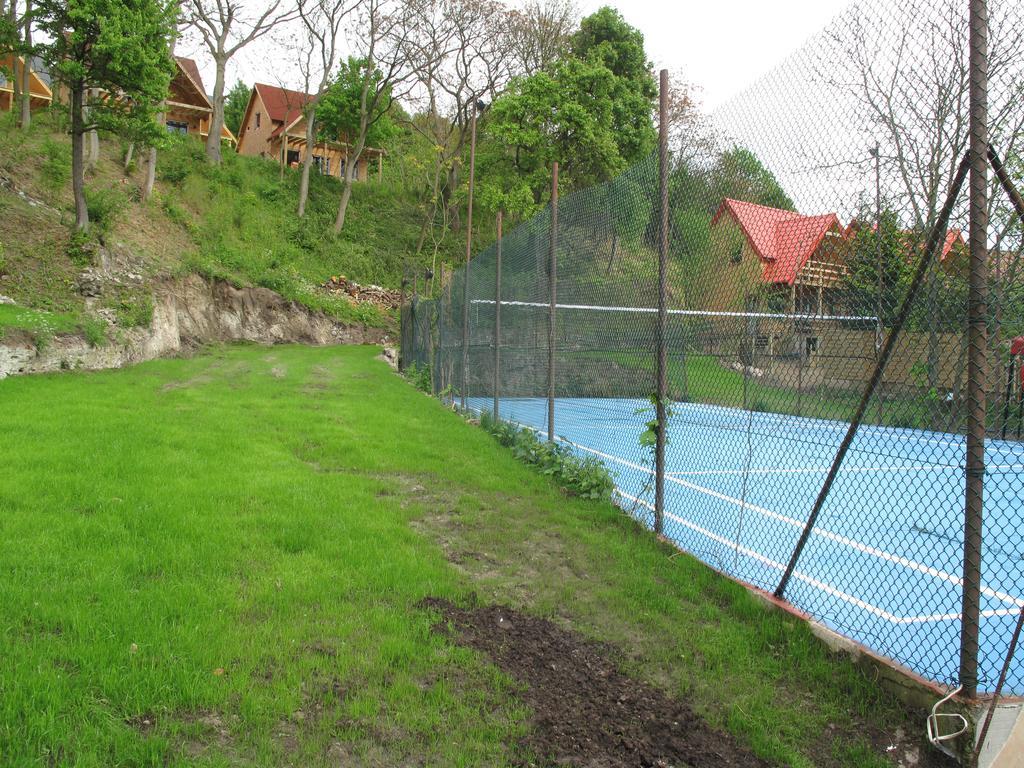 Osrodek Wczasowy Zloty Dab - Domki Miedzyzdroje Exterior photo